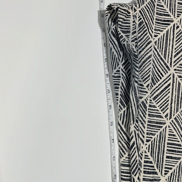 Soft Surrounding - 12, abstract beige and black cropped slacks - Picture 12 of 12